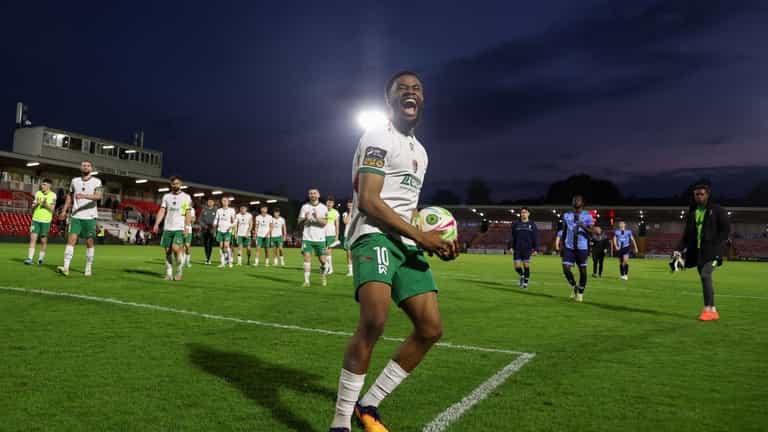 Cork City star scores one of the most bizarre solo-goals you’ll ever see Cork City star scores one of the most bizarre solo-goals you’ll ever see