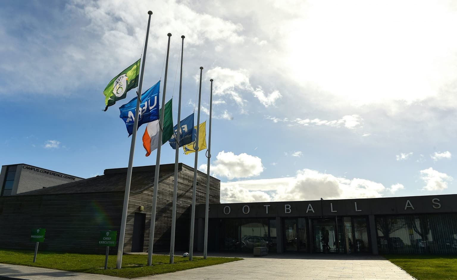 Republic of Ireland backroom team member tests positive for Covid-19